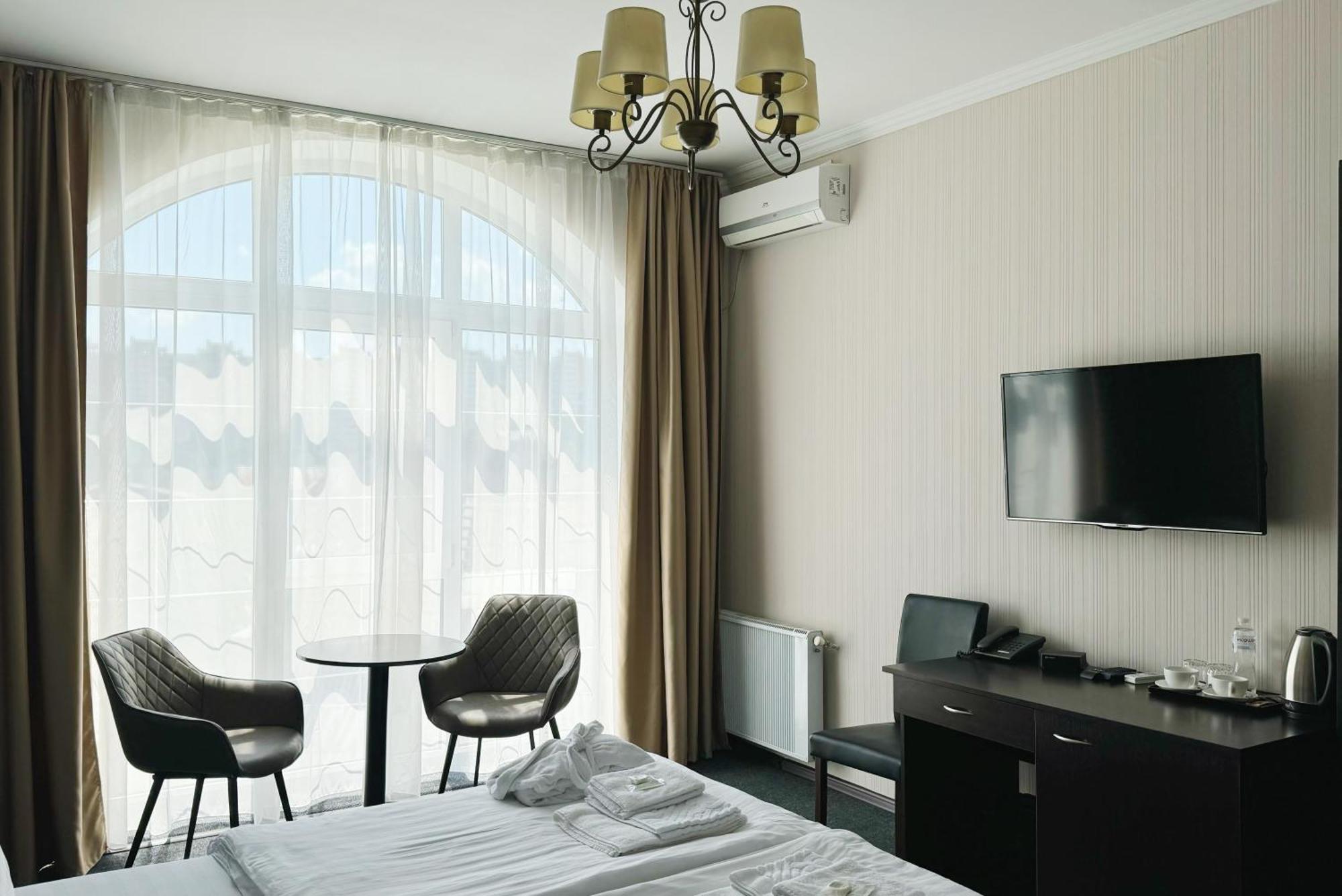Shelter Hotel Kyiv Exterior photo
